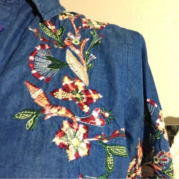 Zara Basic Embroidered Denim Shirt Size Medium - Picture 9 of 11
